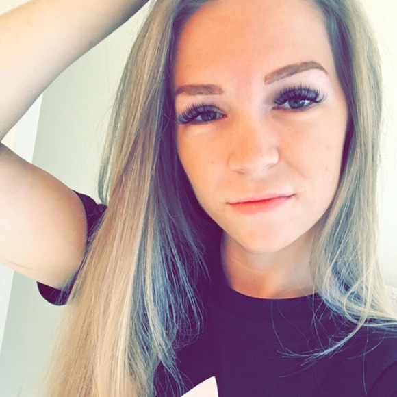 Meet your Posher, Hannah - Picture 1 of 1